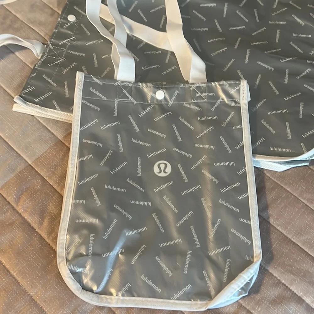 1 Large and 1 Small Lululemon’s Athletic new totes - Picture 4 of 12